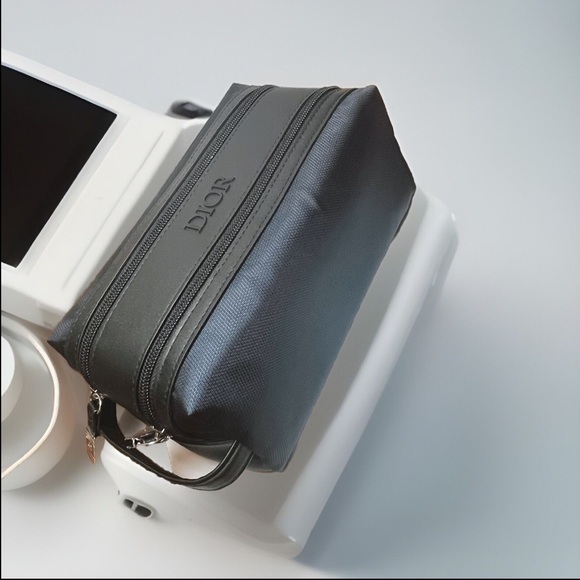 DIOR Men travel pouch toiletry bag *NEW WITH BOX* - Picture 2 of 3